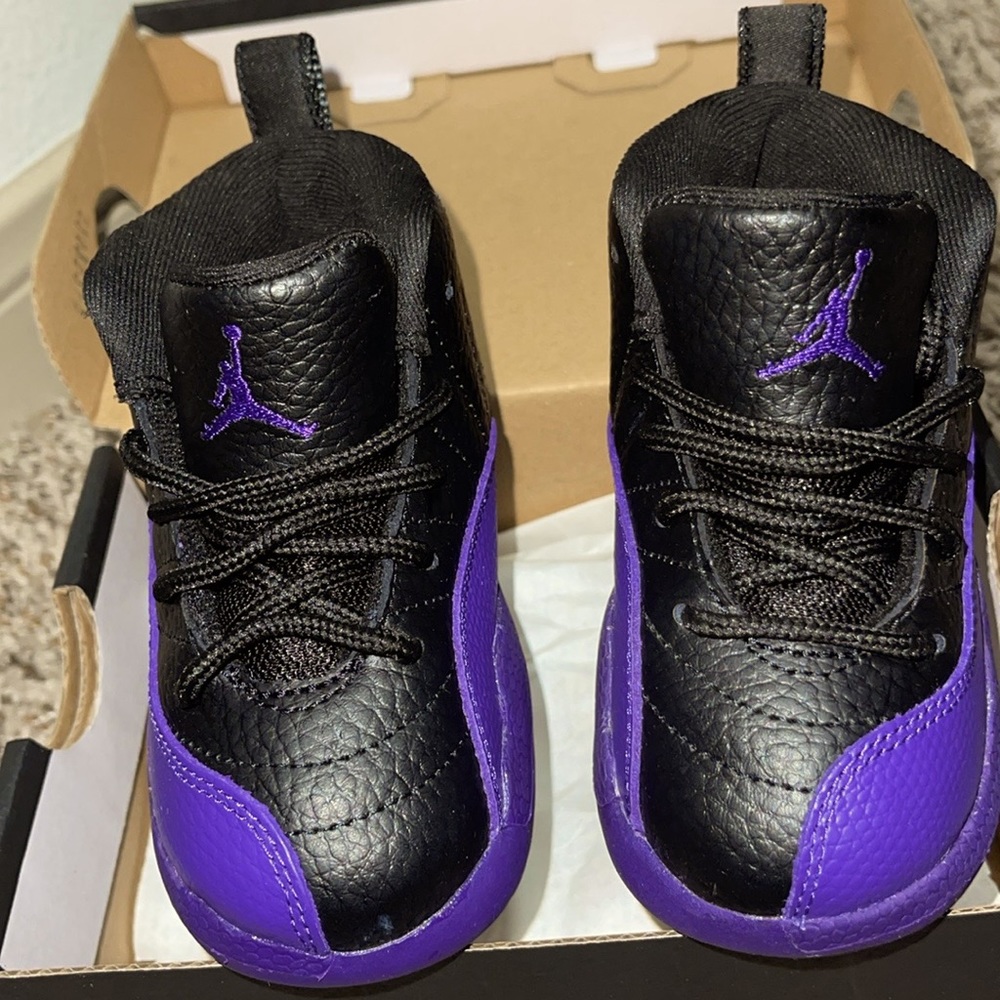 NO OFFERS!!! Like new worn once 7c